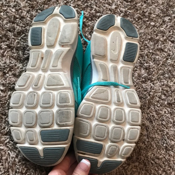 Nike’s - Picture 3 of 4